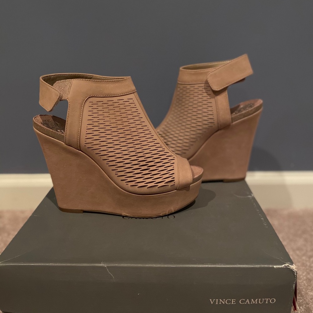 Vince Camuto Kyrene Wedges size 7.5